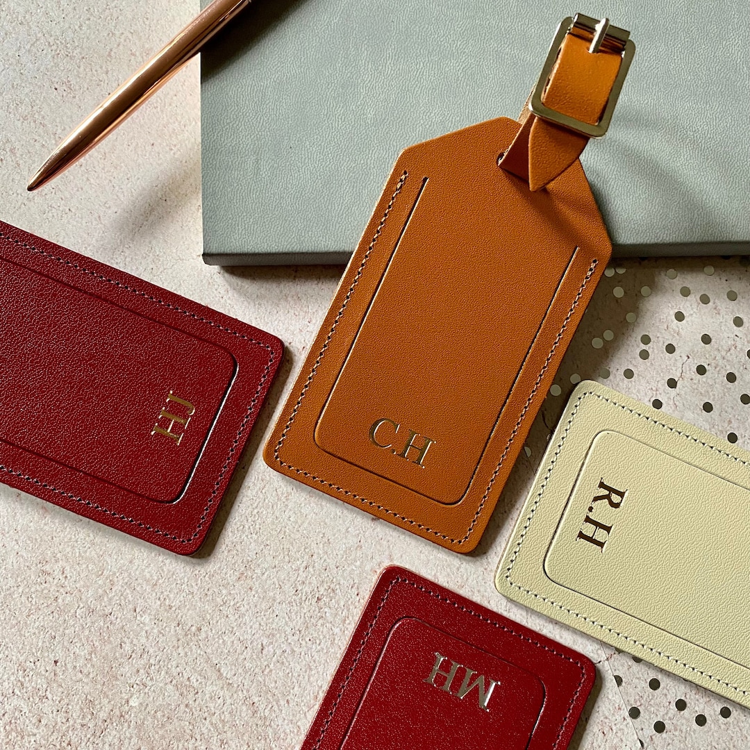 An application scenario or product detail of customized leather luggage tags - Image 16