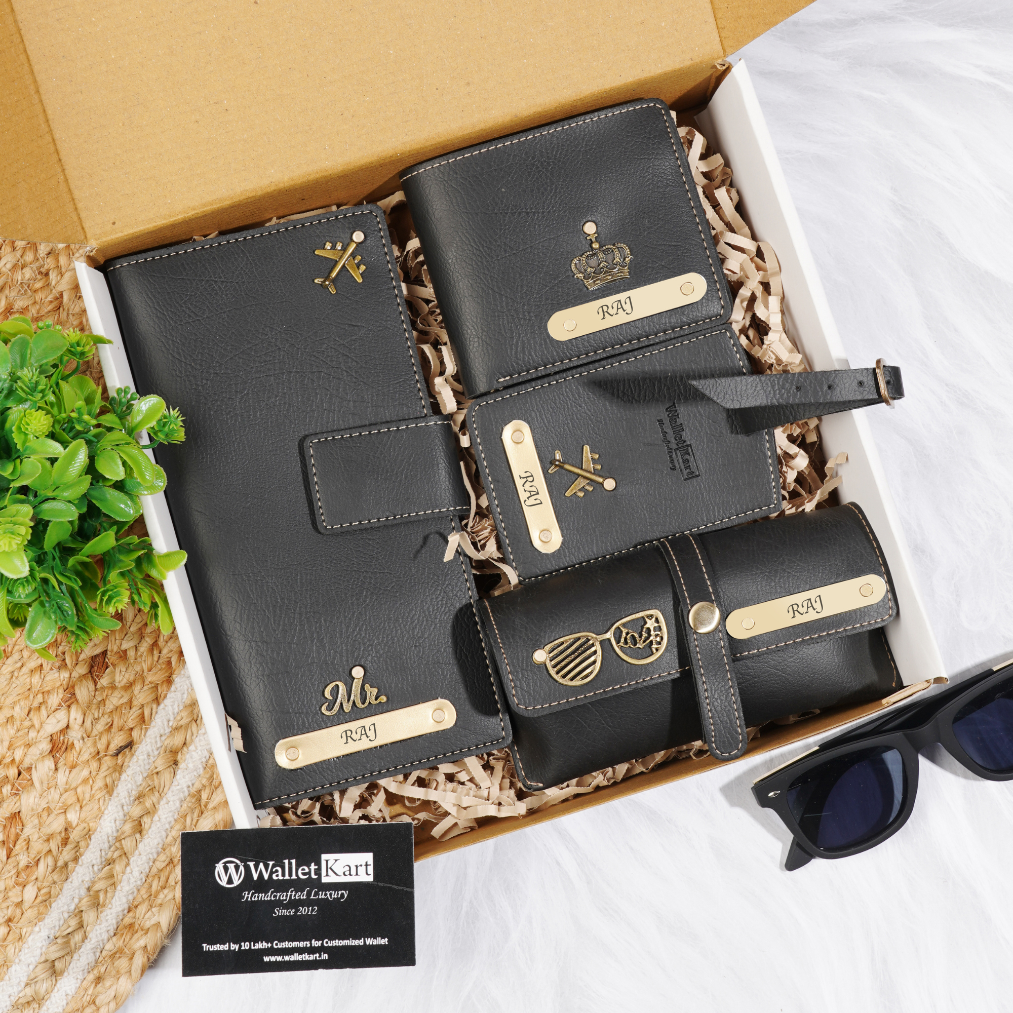 An application scenario or product detail of customized leather wallet - Image 21