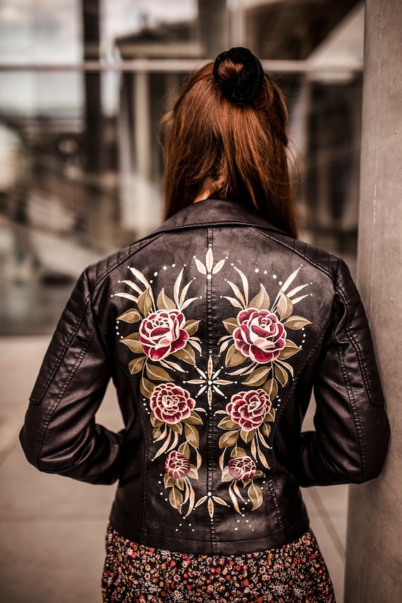 An application scenario or product detail of customizing leather jacket - Image 21