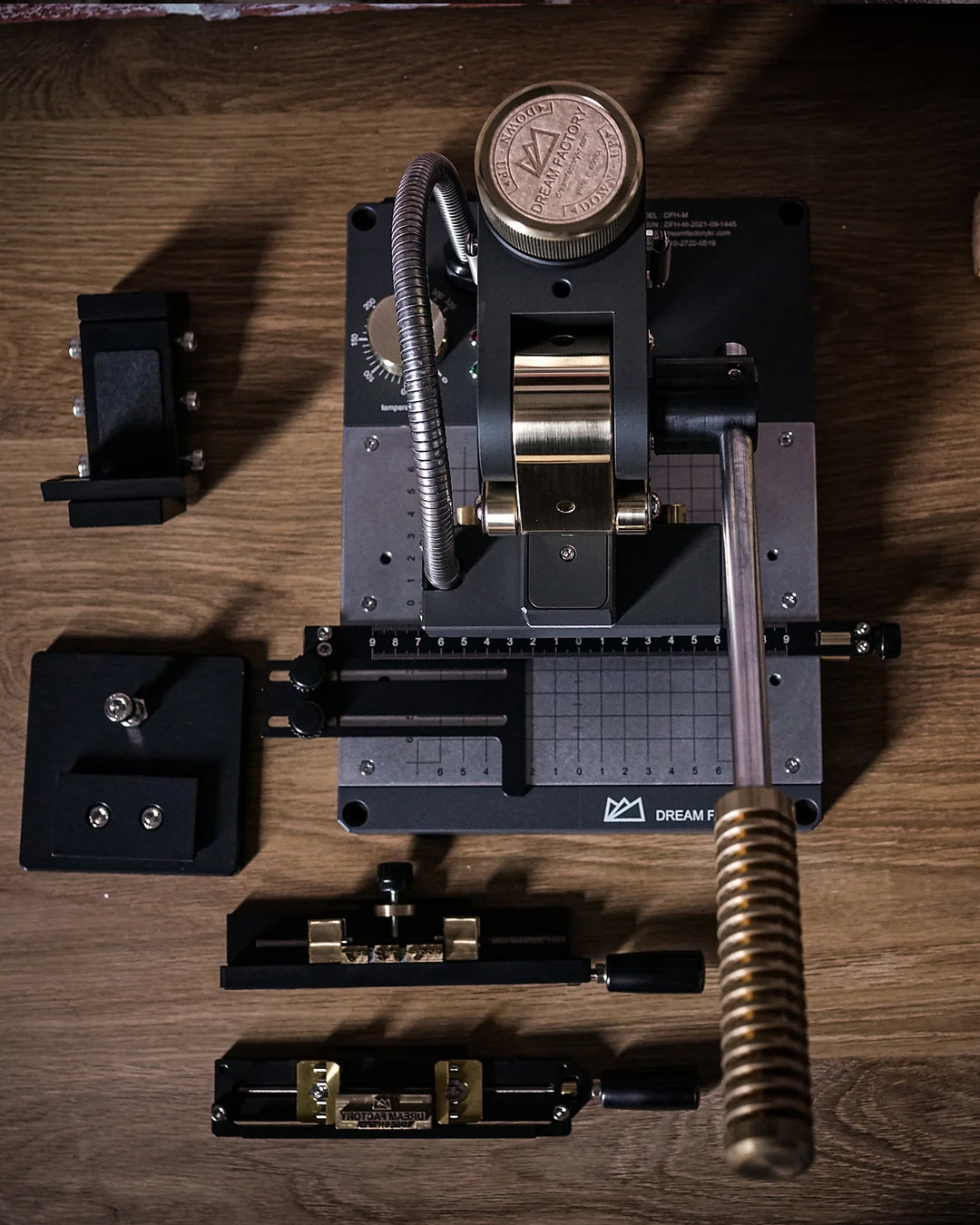 An application scenario or product detail of dream factory leather - Image 9