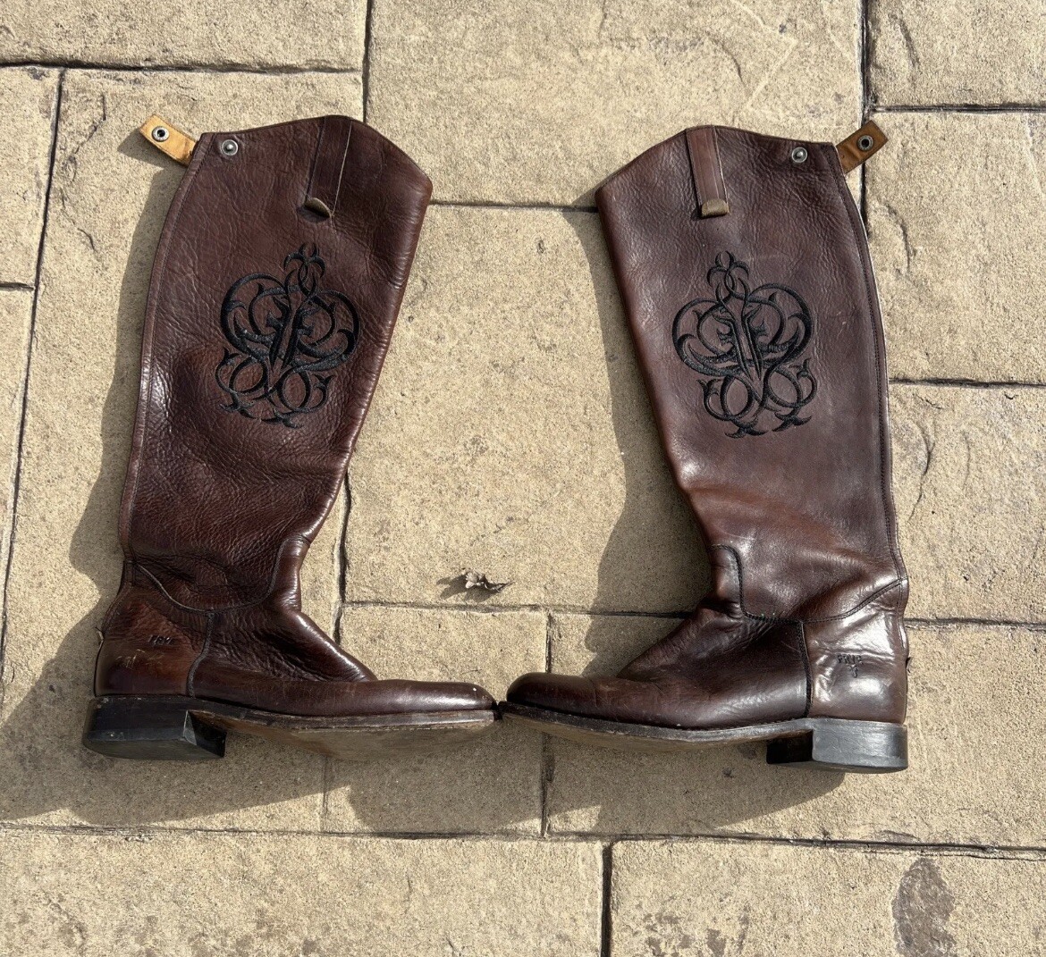 An application scenario or product detail of frye leather company - Image 2