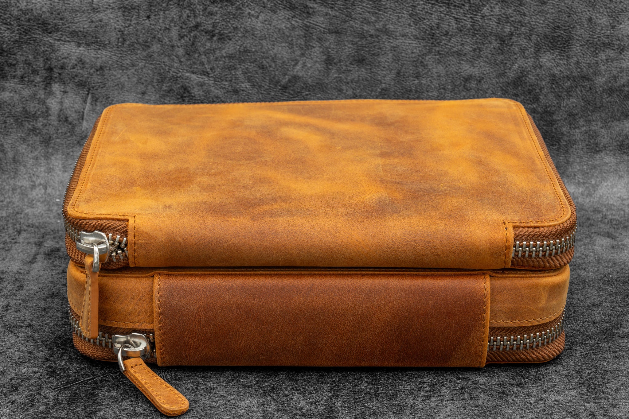 An application scenario or product detail of galen leather company - Image 12