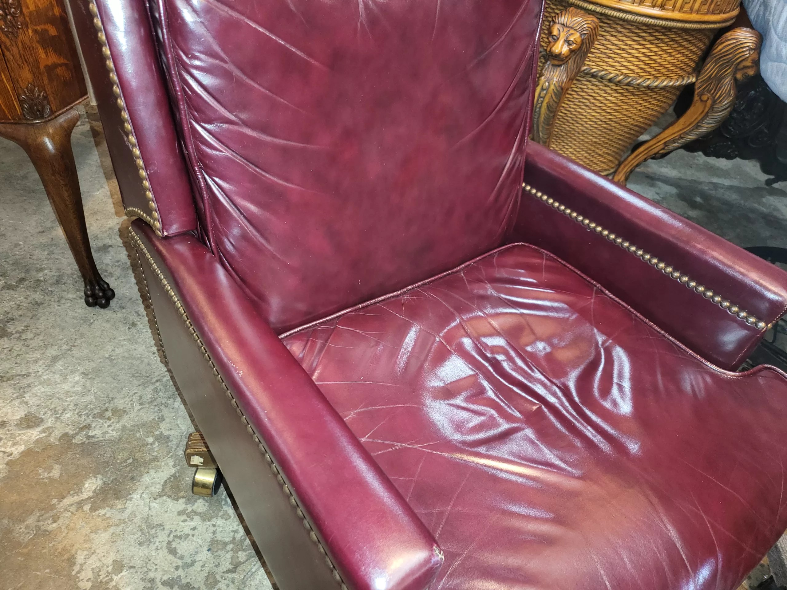 An application scenario or product detail of hickory leather company - Image 24