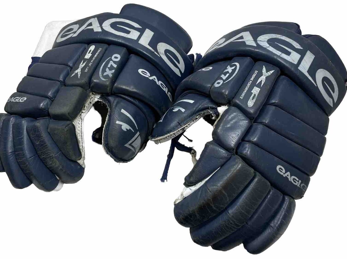 An application scenario or product detail of hockey gloves leather - Image 4