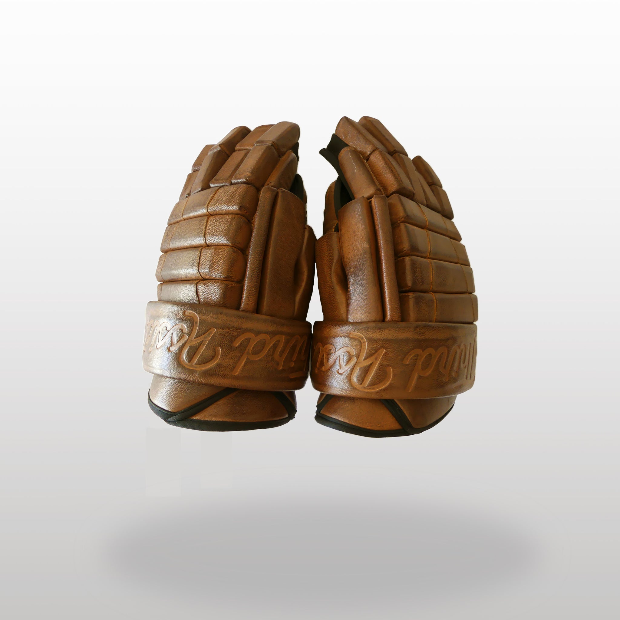 An application scenario or product detail of hockey gloves leather - Image 15