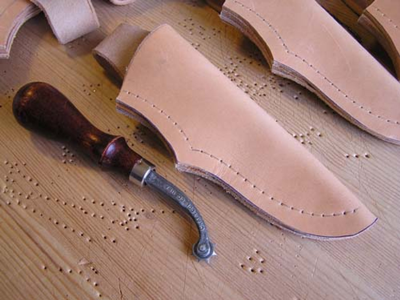 An application scenario or product detail of how to make a leather sheath - Image 14