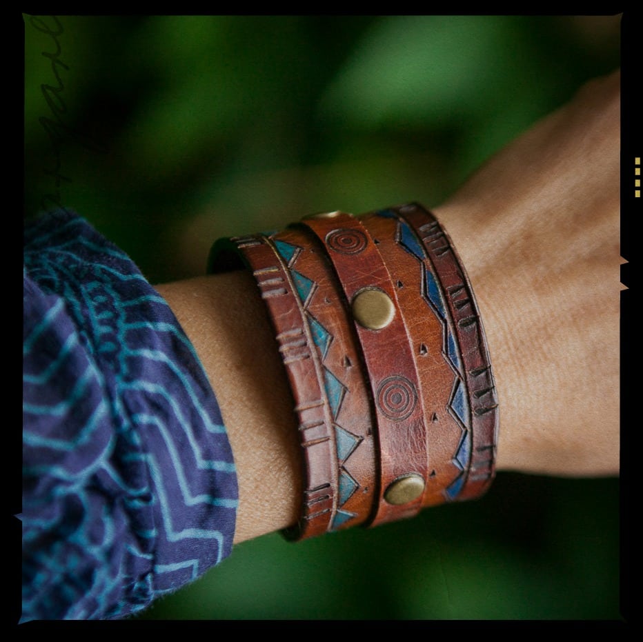 Featured image for the how to make leather wristbands guide