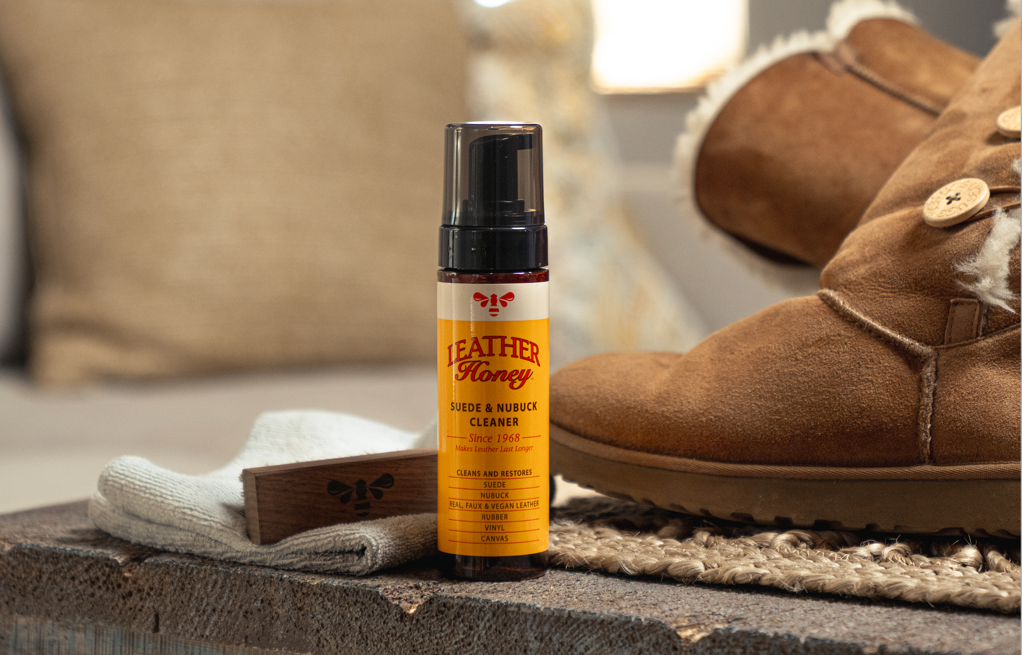 An application scenario or product detail of how to treat nubuck leather - Image 8