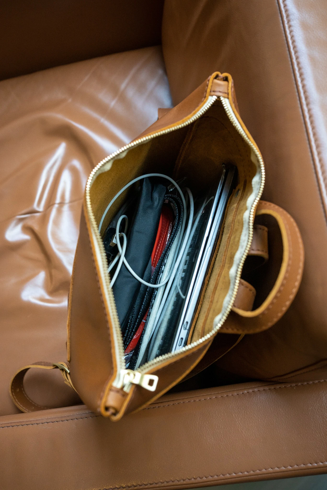 An application scenario or product detail of is portland leather a legit company - Image 18