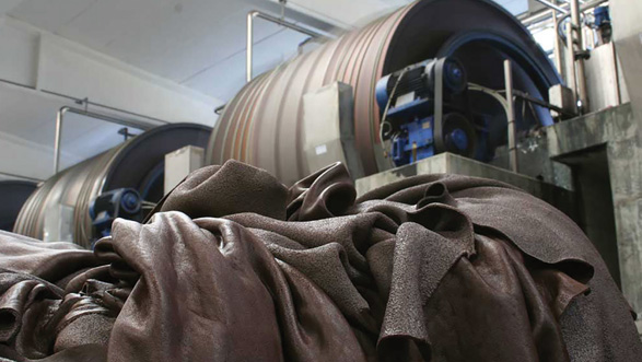 An application scenario or product detail of italian leather manufacturers - Image 4