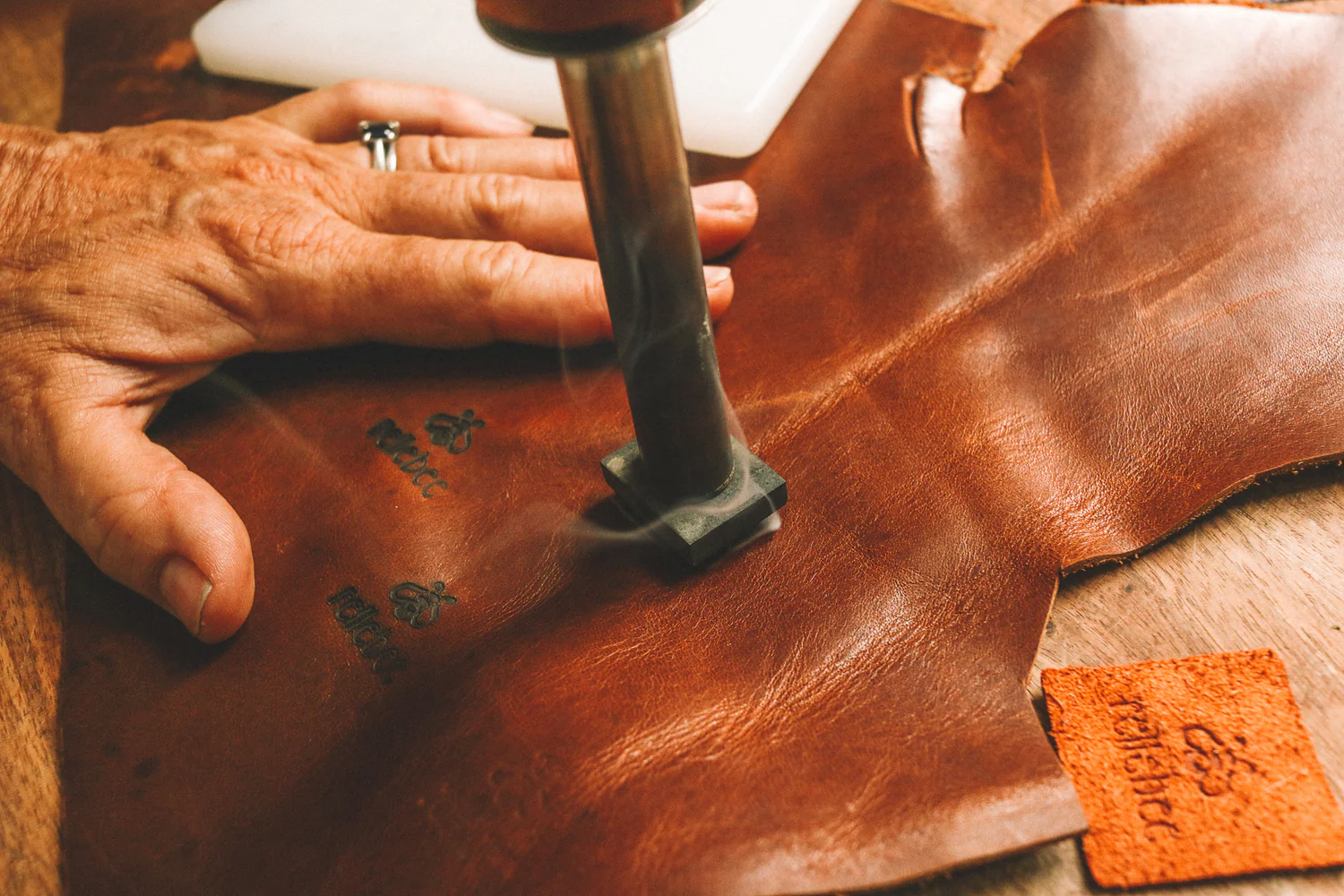 Featured image for the italian leather manufacturers guide