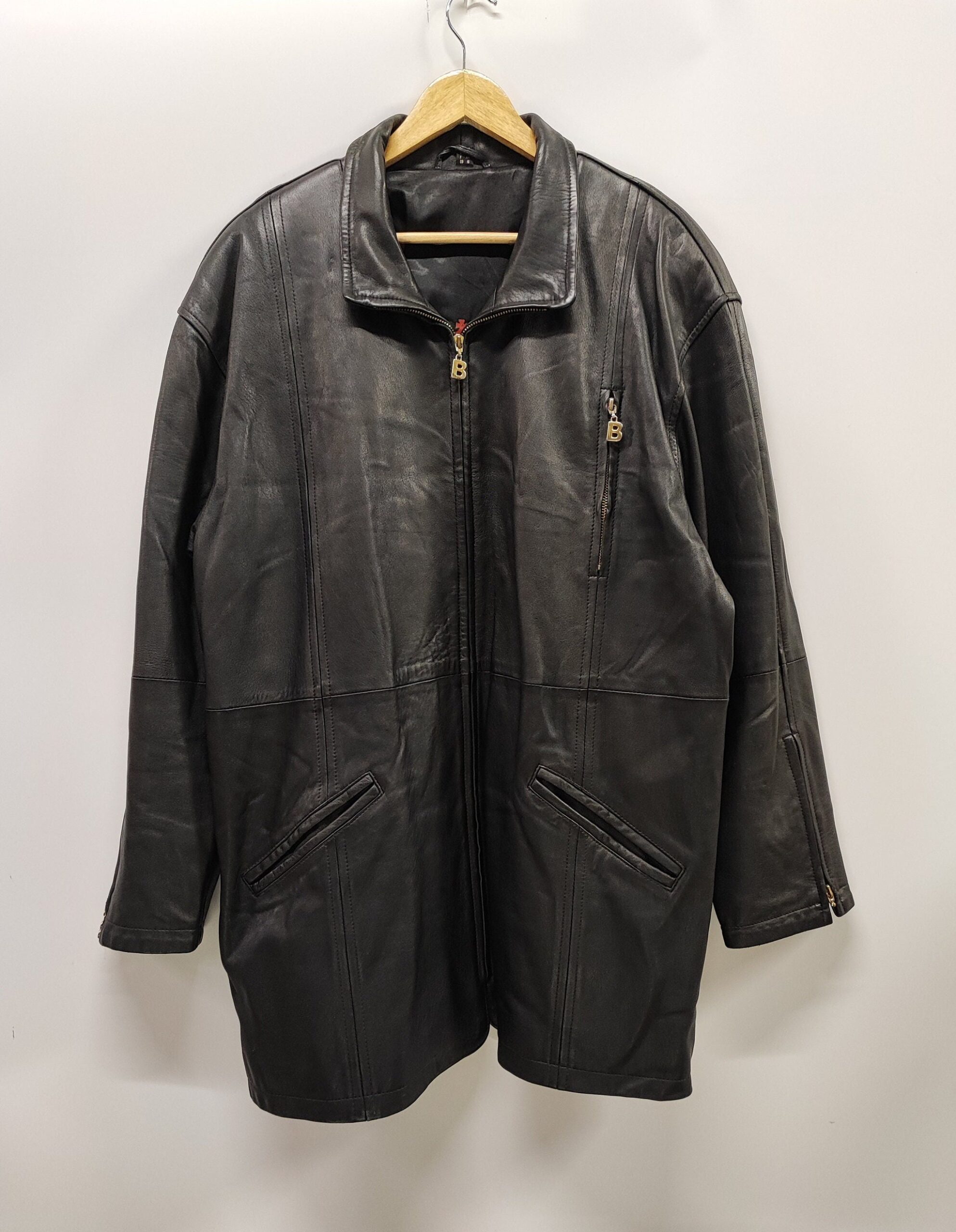 An application scenario or product detail of leather coat companies - Image 8