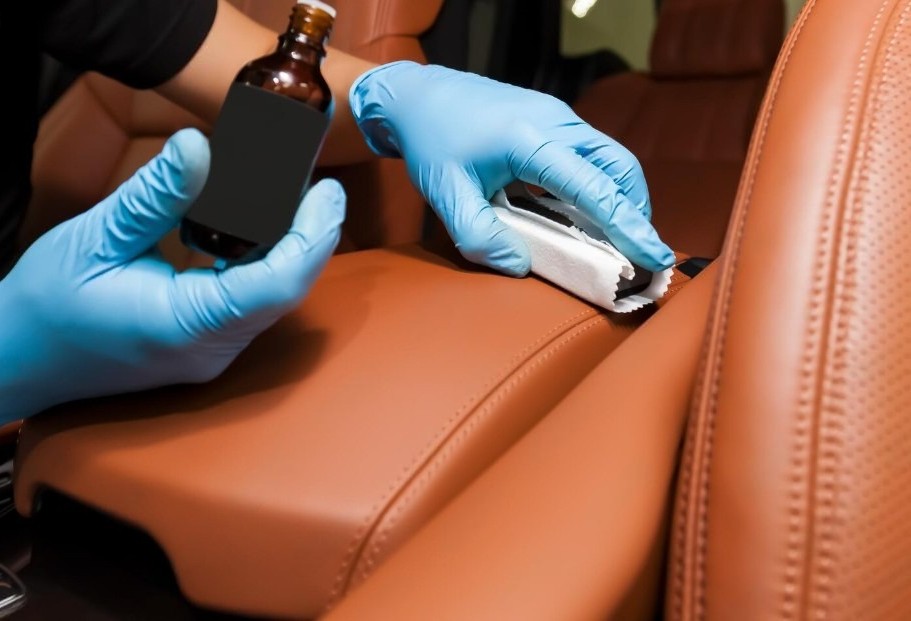 An application scenario or product detail of leather dyeing service - Image 7