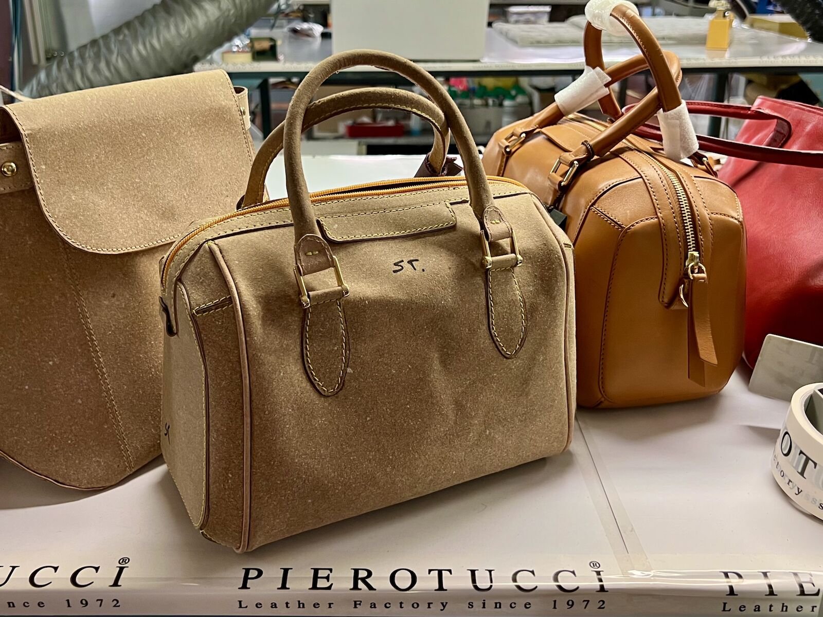 An application scenario or product detail of leather factory florence - Image 19