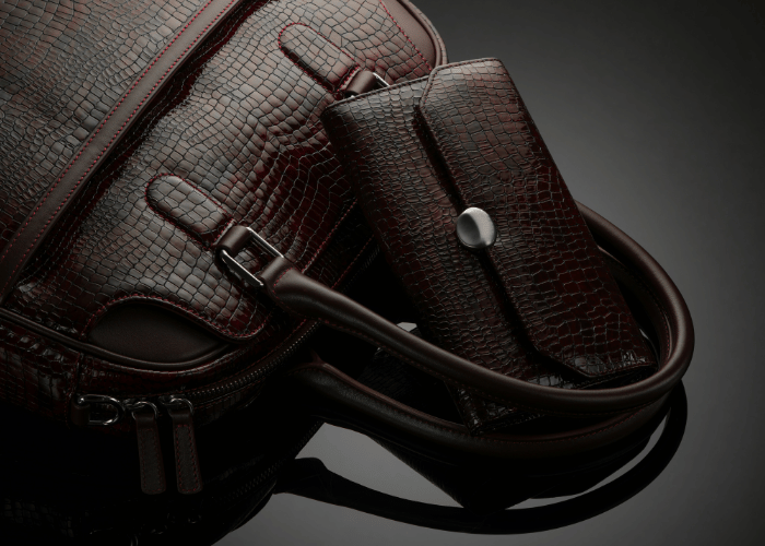 An application scenario or product detail of leather handbag cleaning service - Image 6