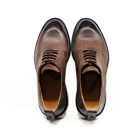 An application scenario or product detail of leather lining shoes - Image 4