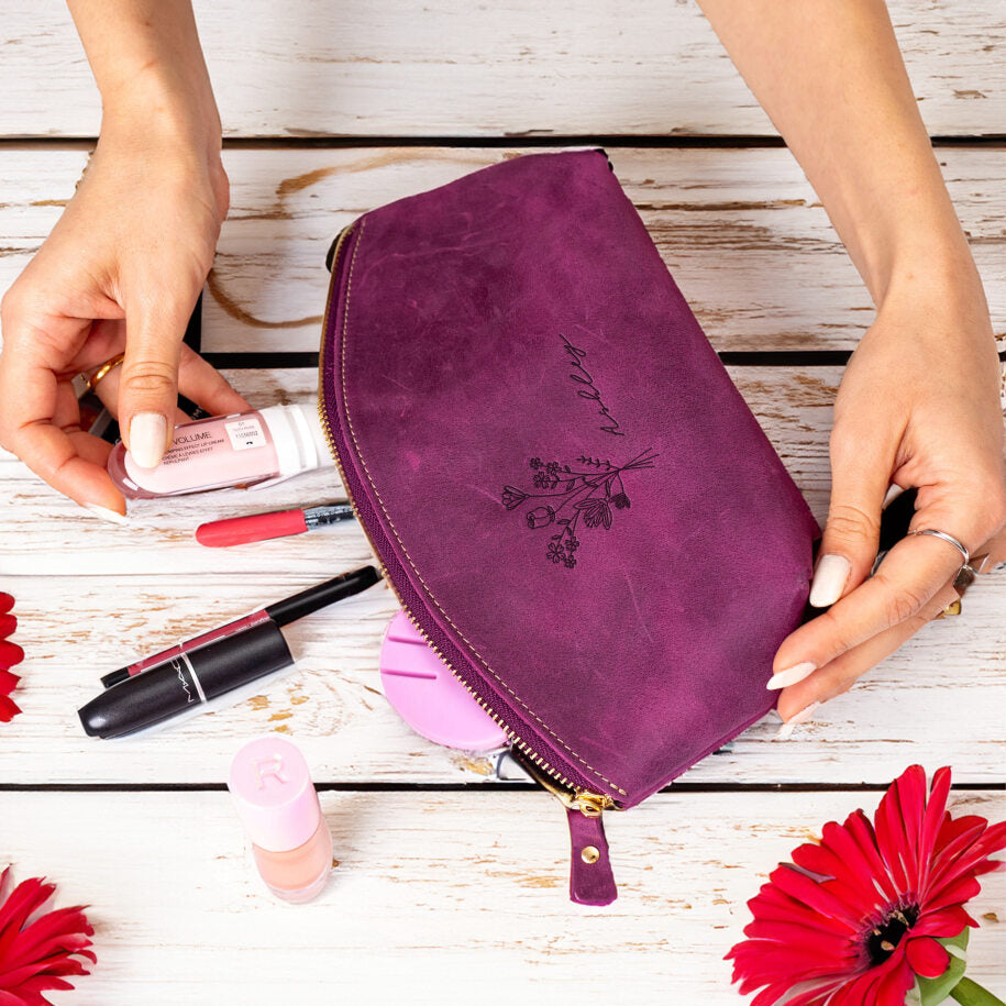 An application scenario or product detail of leather make up case - Image 6