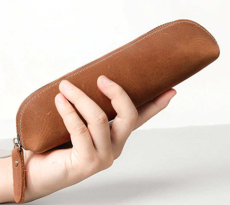 An application scenario or product detail of leather make up case - Image 13