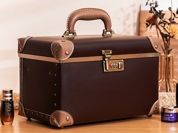 An application scenario or product detail of leather make up case - Image 16