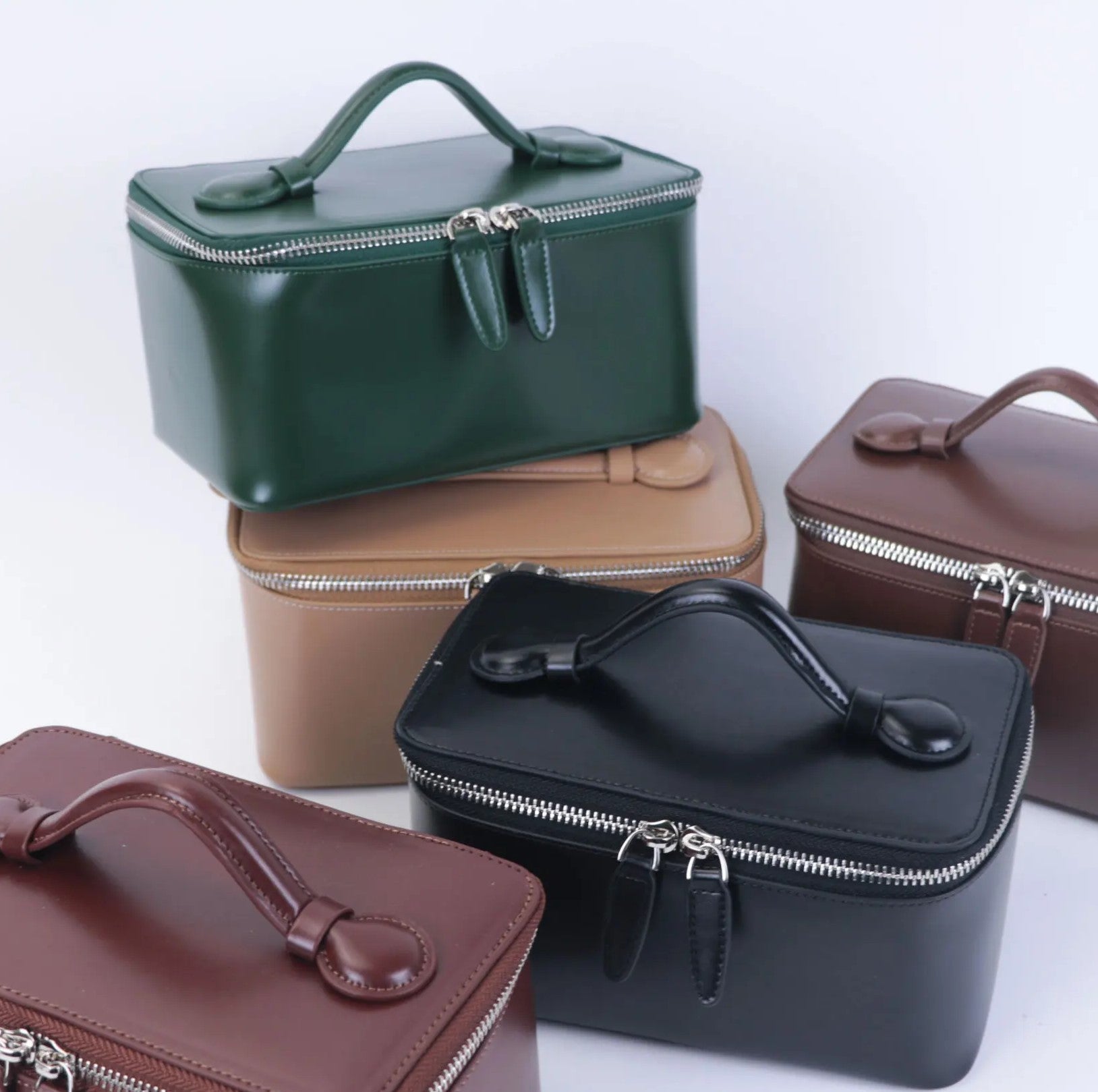 An application scenario or product detail of leather make up case - Image 18