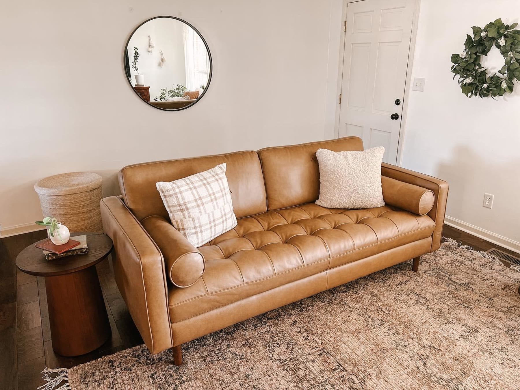 An application scenario or product detail of leather or fabric sofa - Image 22
