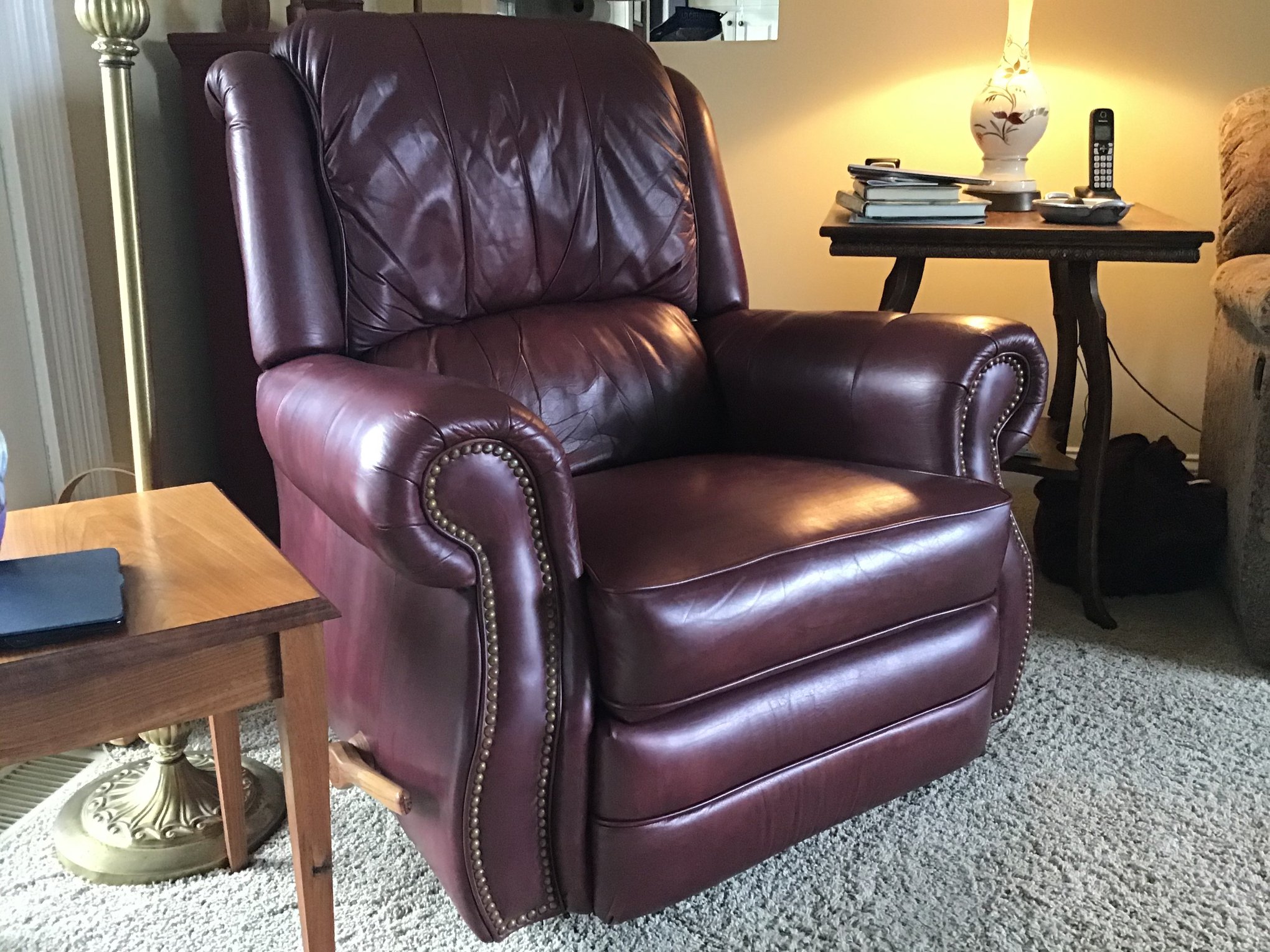 An application scenario or product detail of leather restoration service - Image 1