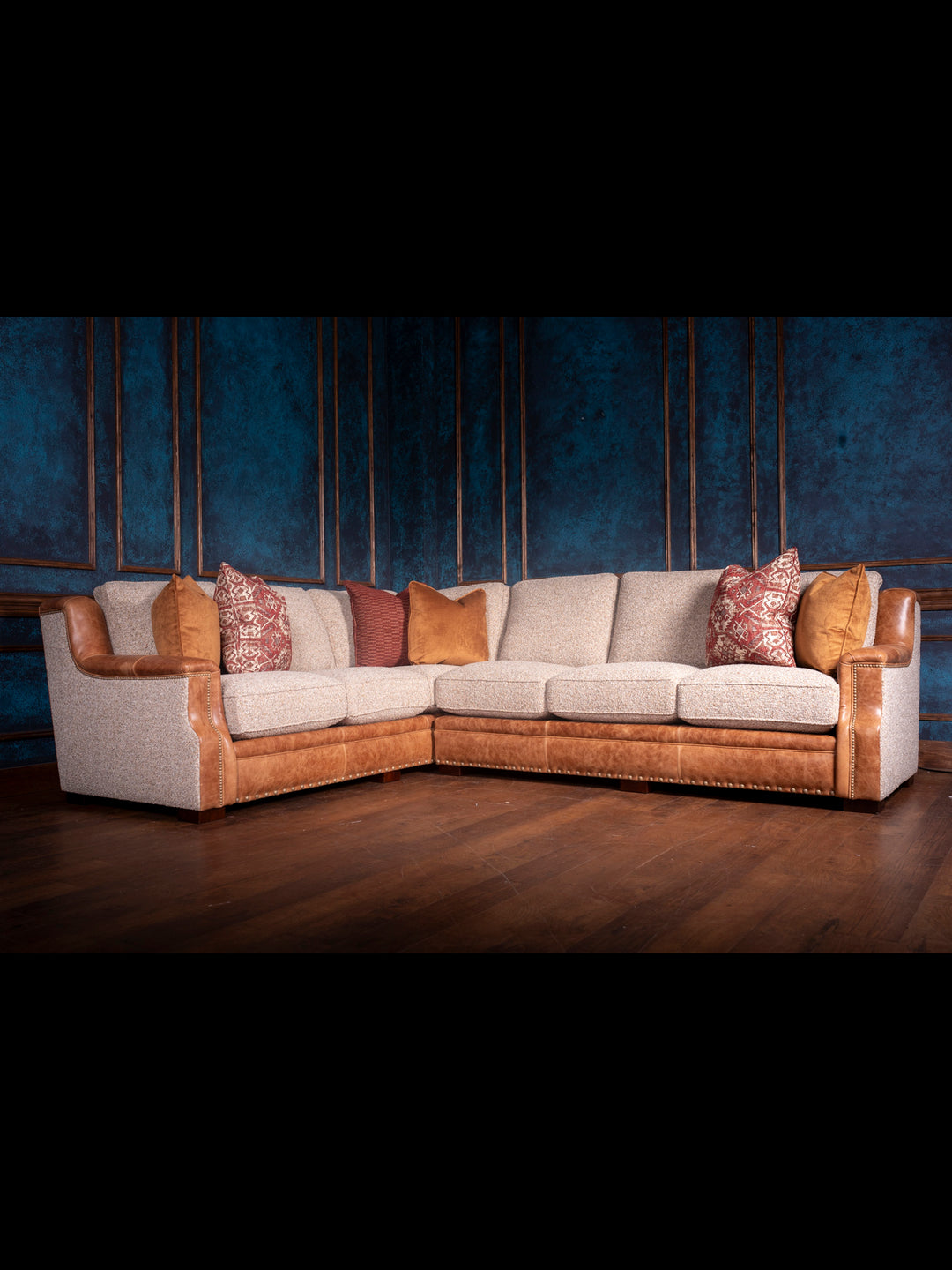 An application scenario or product detail of leather sofa with fabric cushions - Image 23