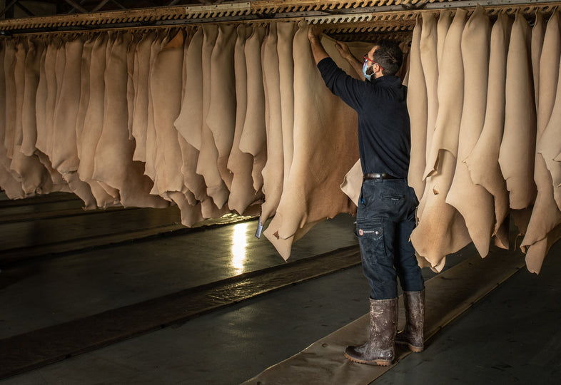 An application scenario or product detail of leather tanning solution - Image 1