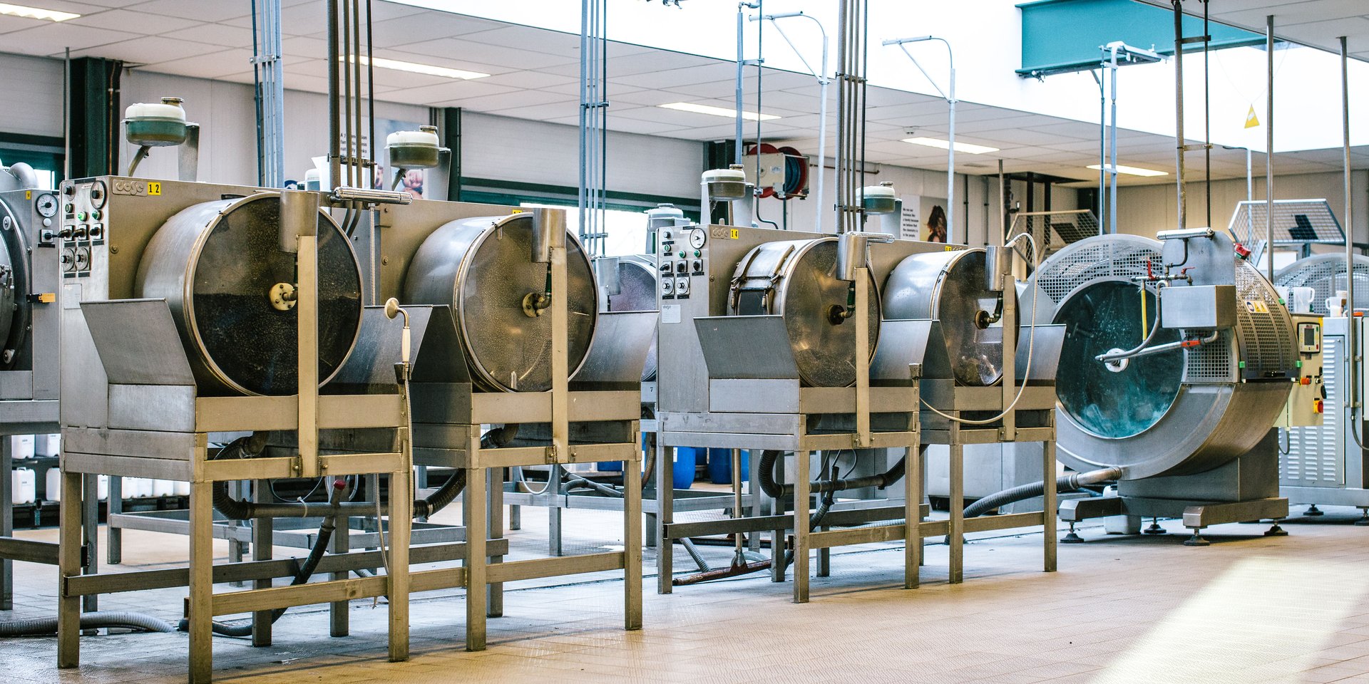 An application scenario or product detail of leather tanning solution - Image 14