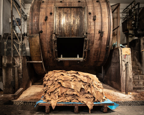 An application scenario or product detail of leather tanning solution - Image 21