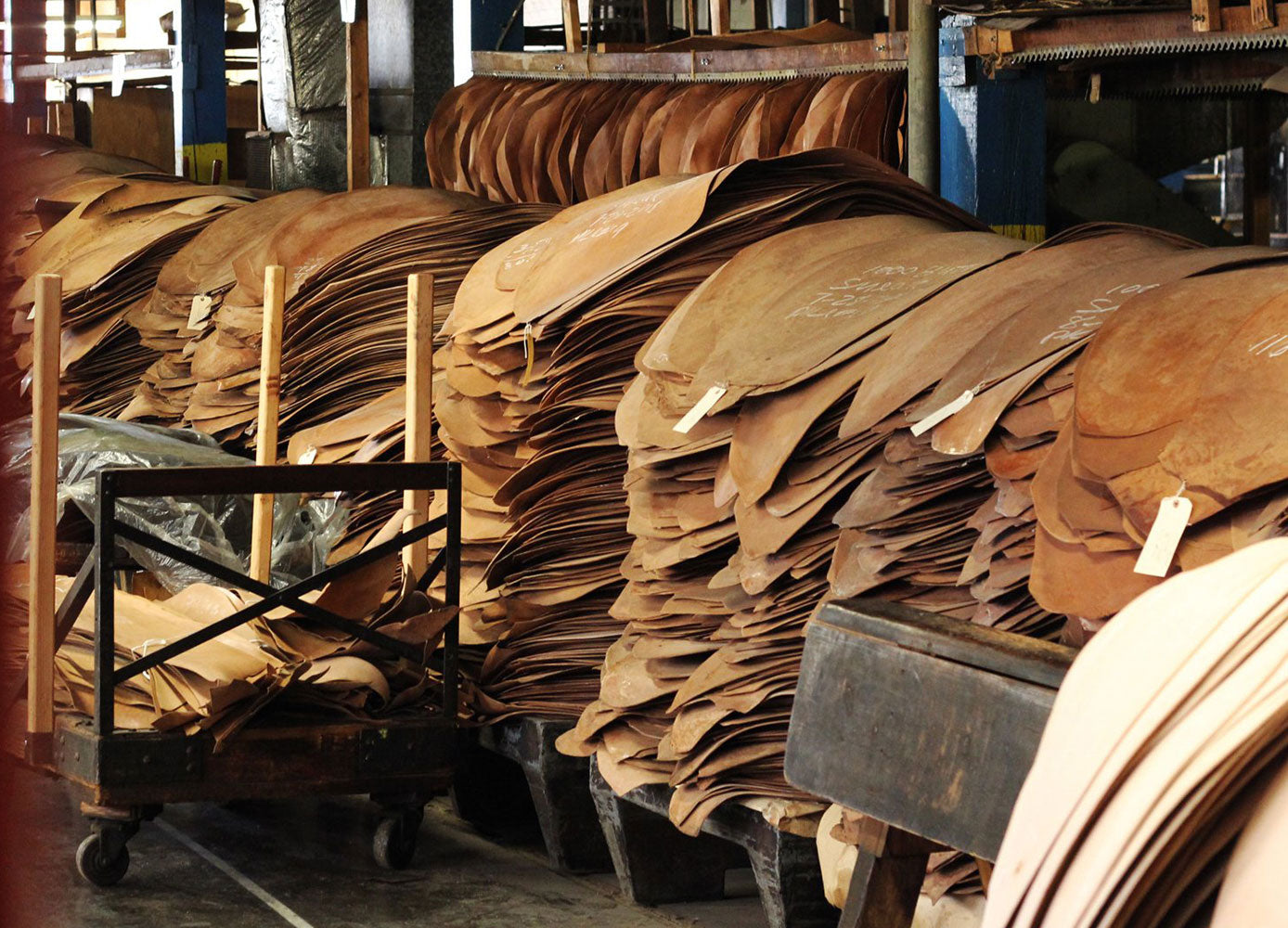 An application scenario or product detail of leather wholesaler - Image 4