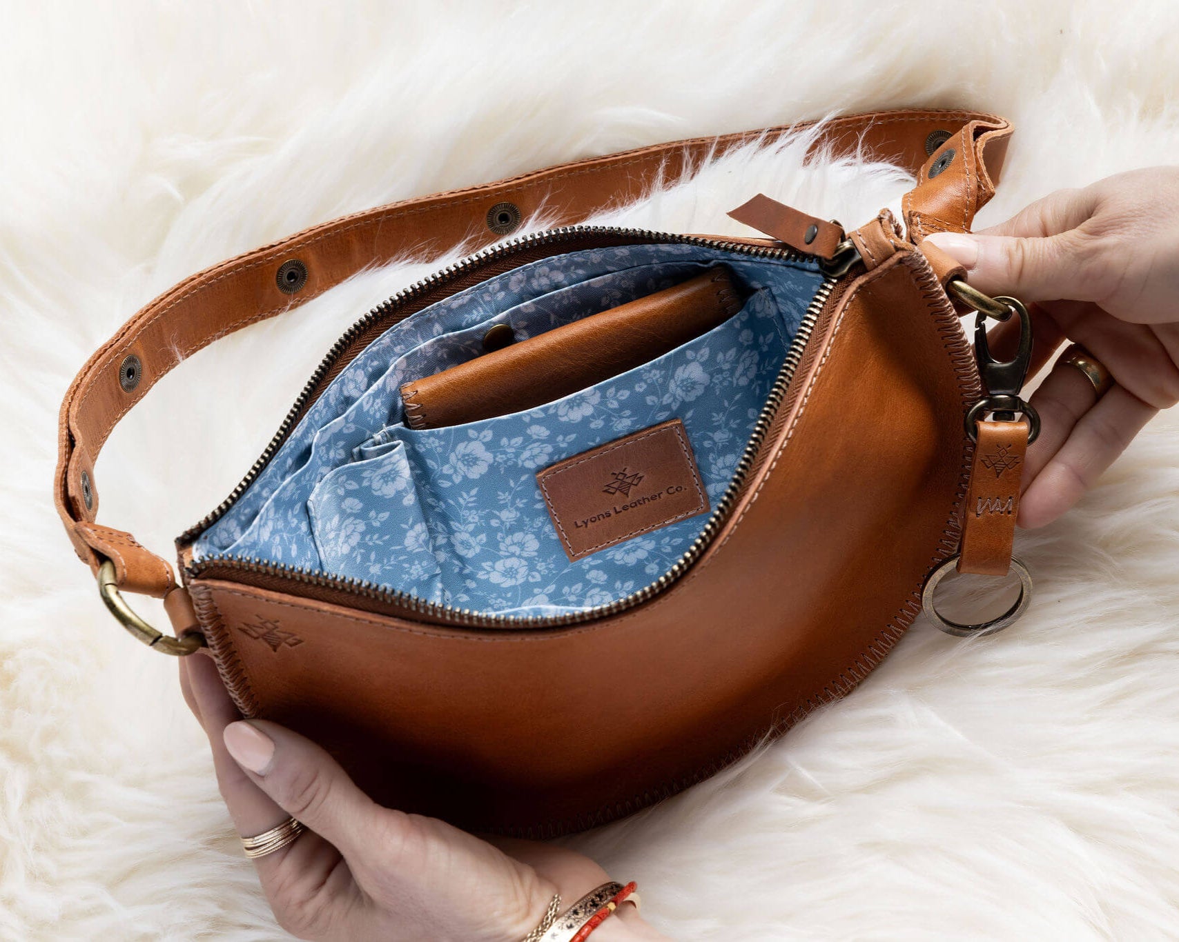 An application scenario or product detail of lyons leather company - Image 1
