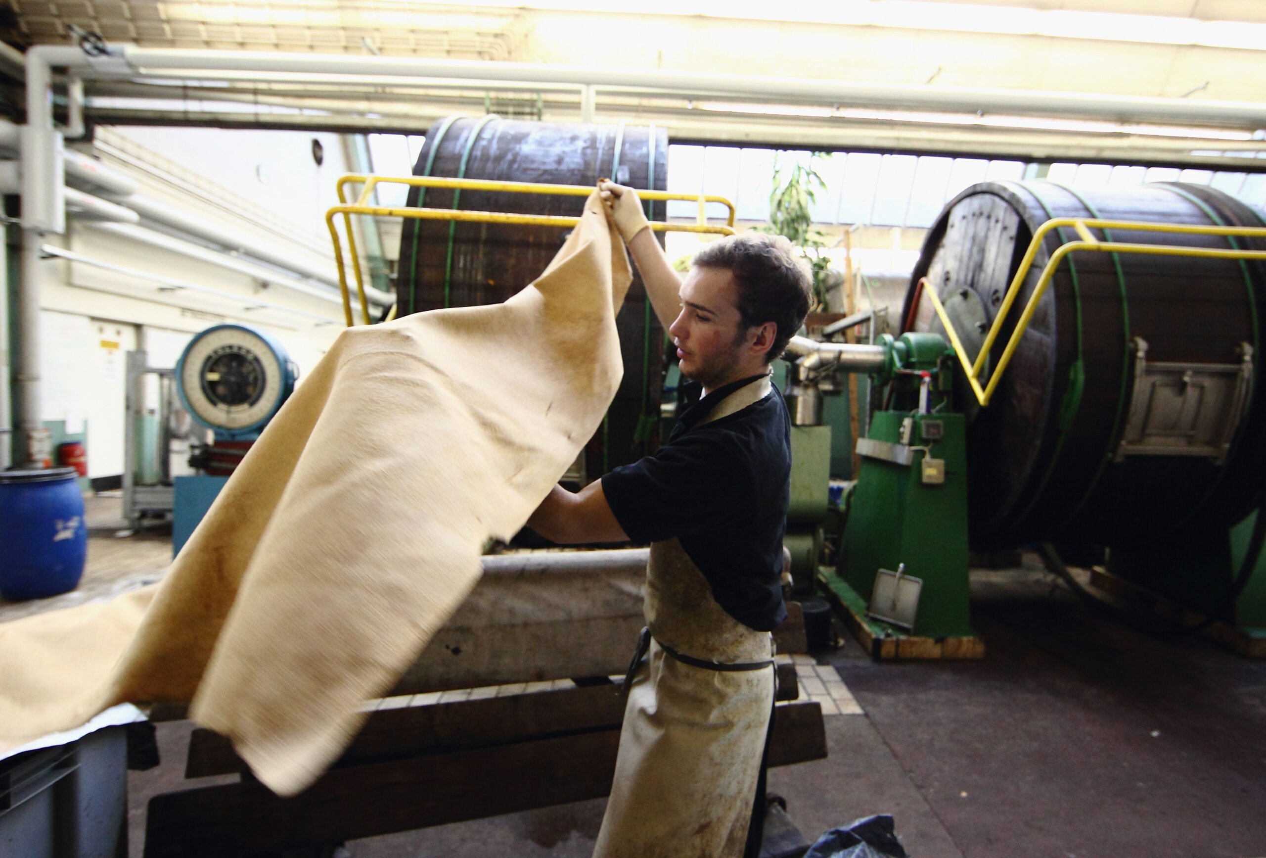 An application scenario or product detail of make leather - Image 3