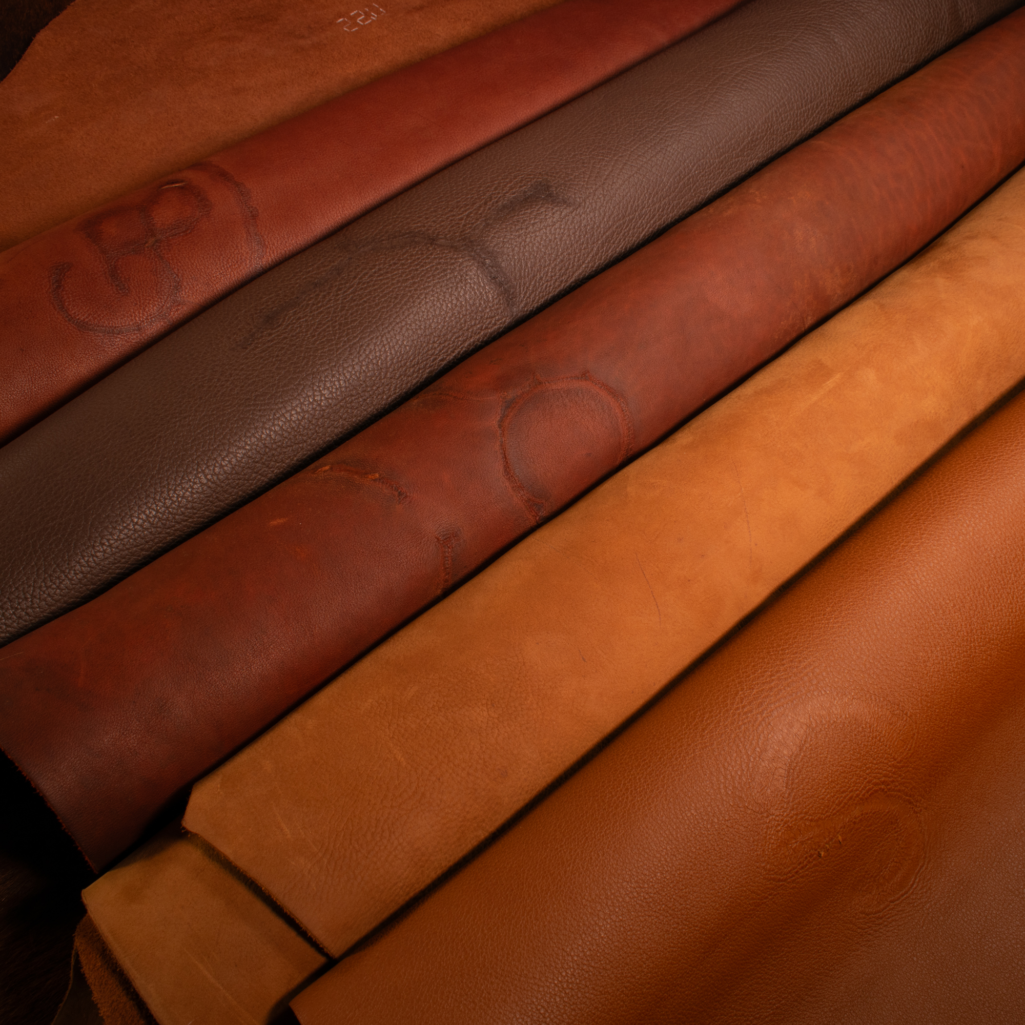 An application scenario or product detail of maverick leather company - Image 18