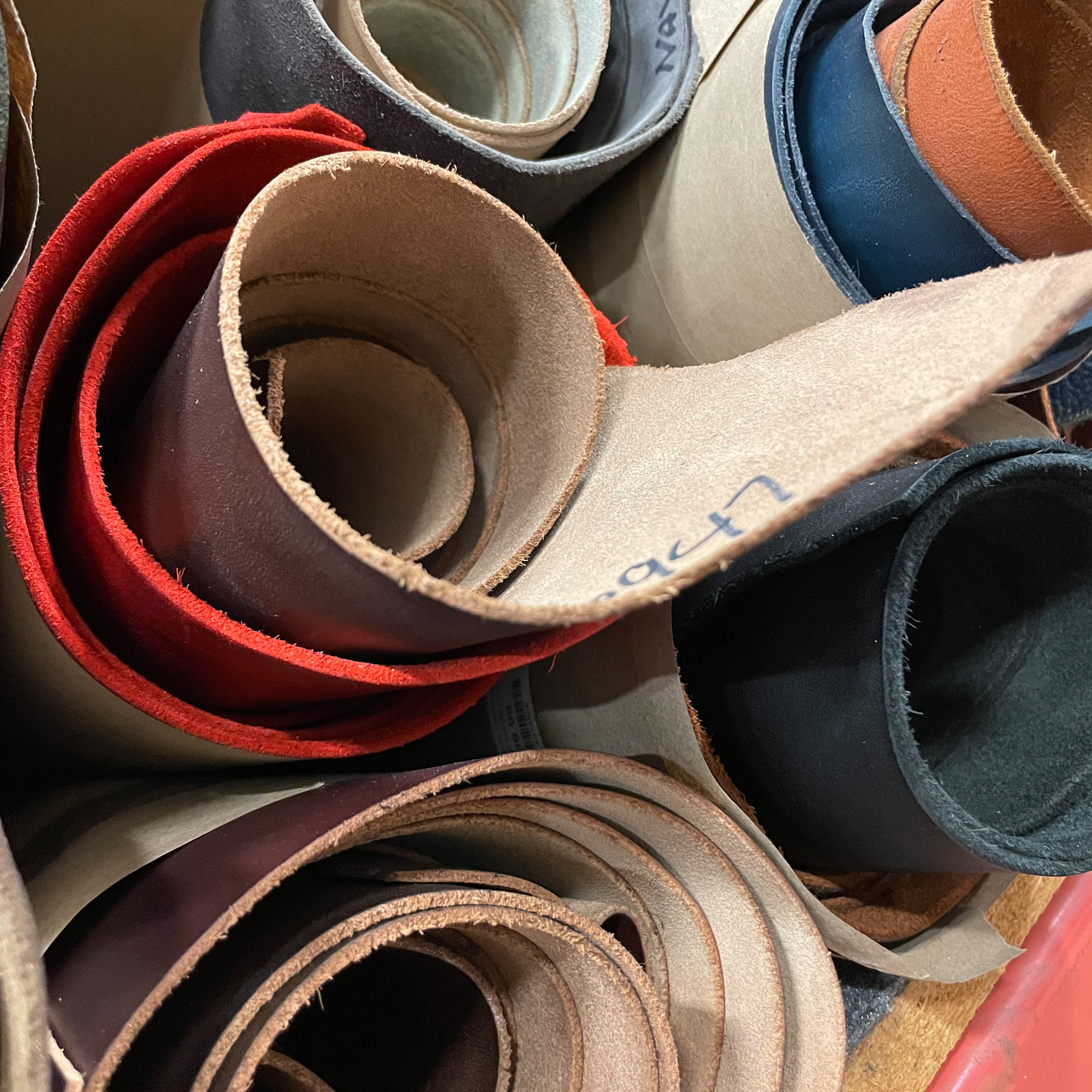 An application scenario or product detail of maverick leather company - Image 21