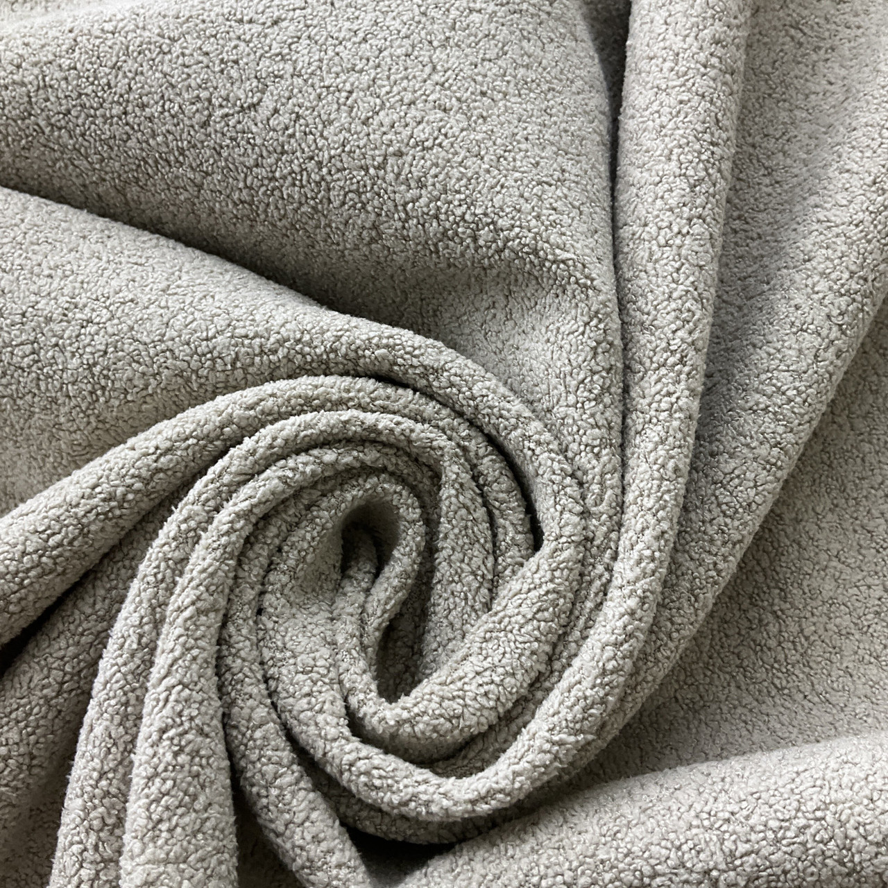 An application scenario or product detail of microfiber by the yard - Image 12