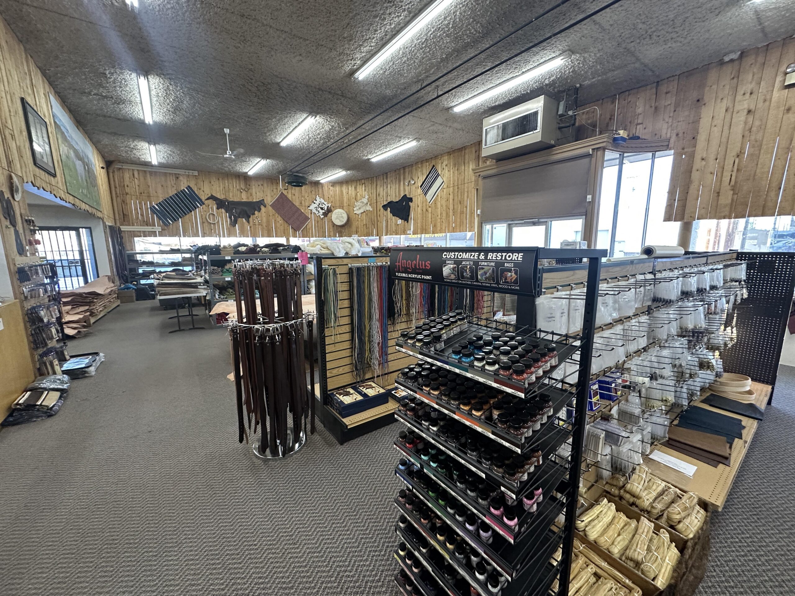 An application scenario or product detail of montana leather company - Image 13