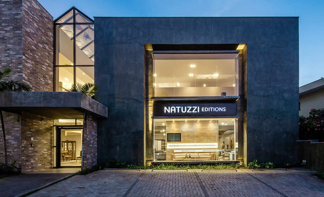 An application scenario or product detail of natuzzi leather company - Image 17