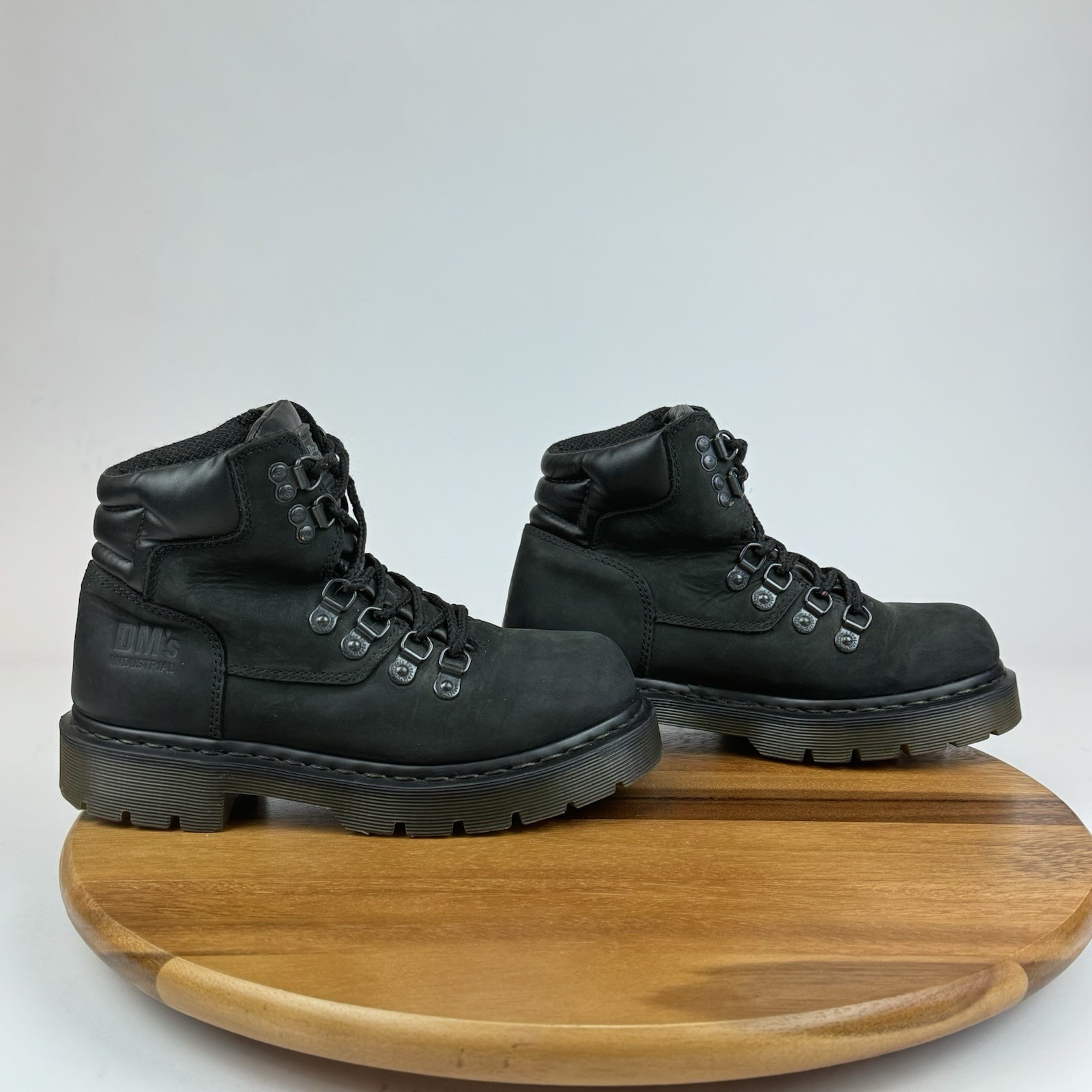 An application scenario or product detail of nubuck leathe - Image 18