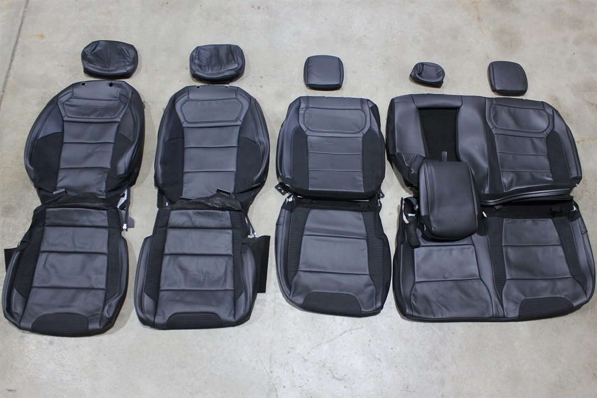 An application scenario or product detail of oem replacement leather seat covers - Image 3