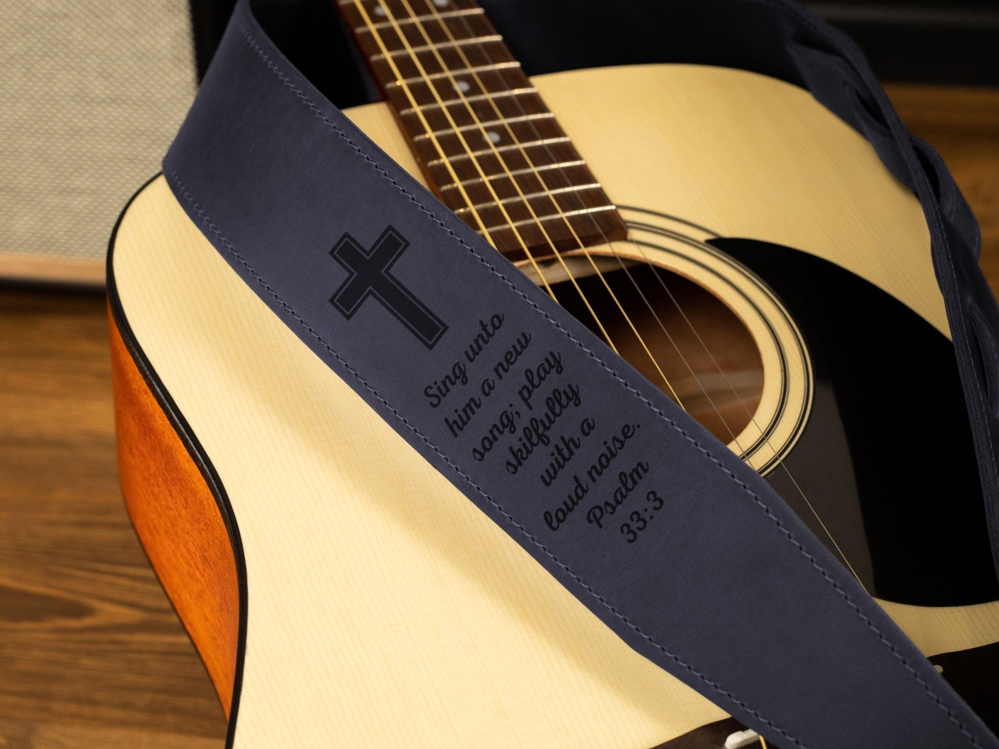An application scenario or product detail of personalized custom leather guitar straps - Image 23