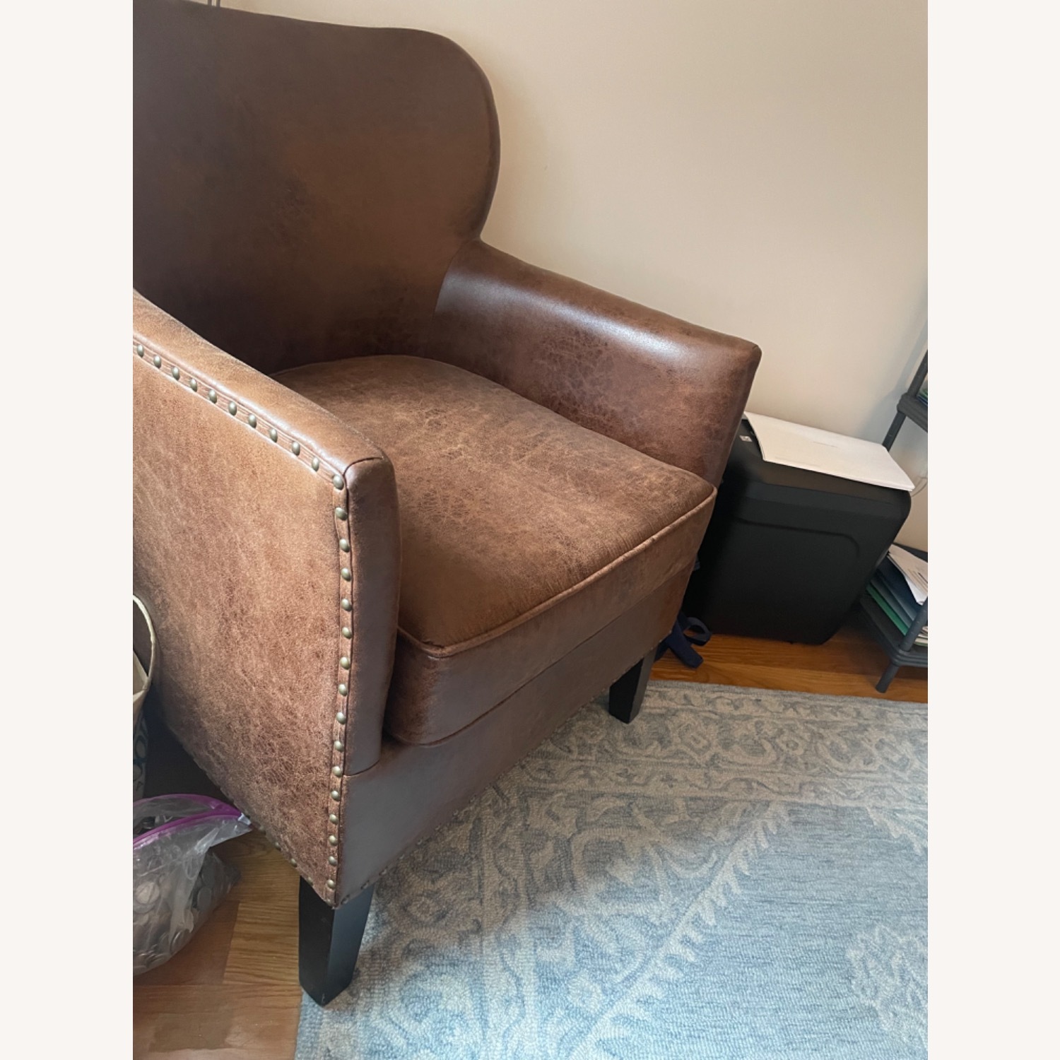 An application scenario or product detail of pier one imports leather chair - Image 9