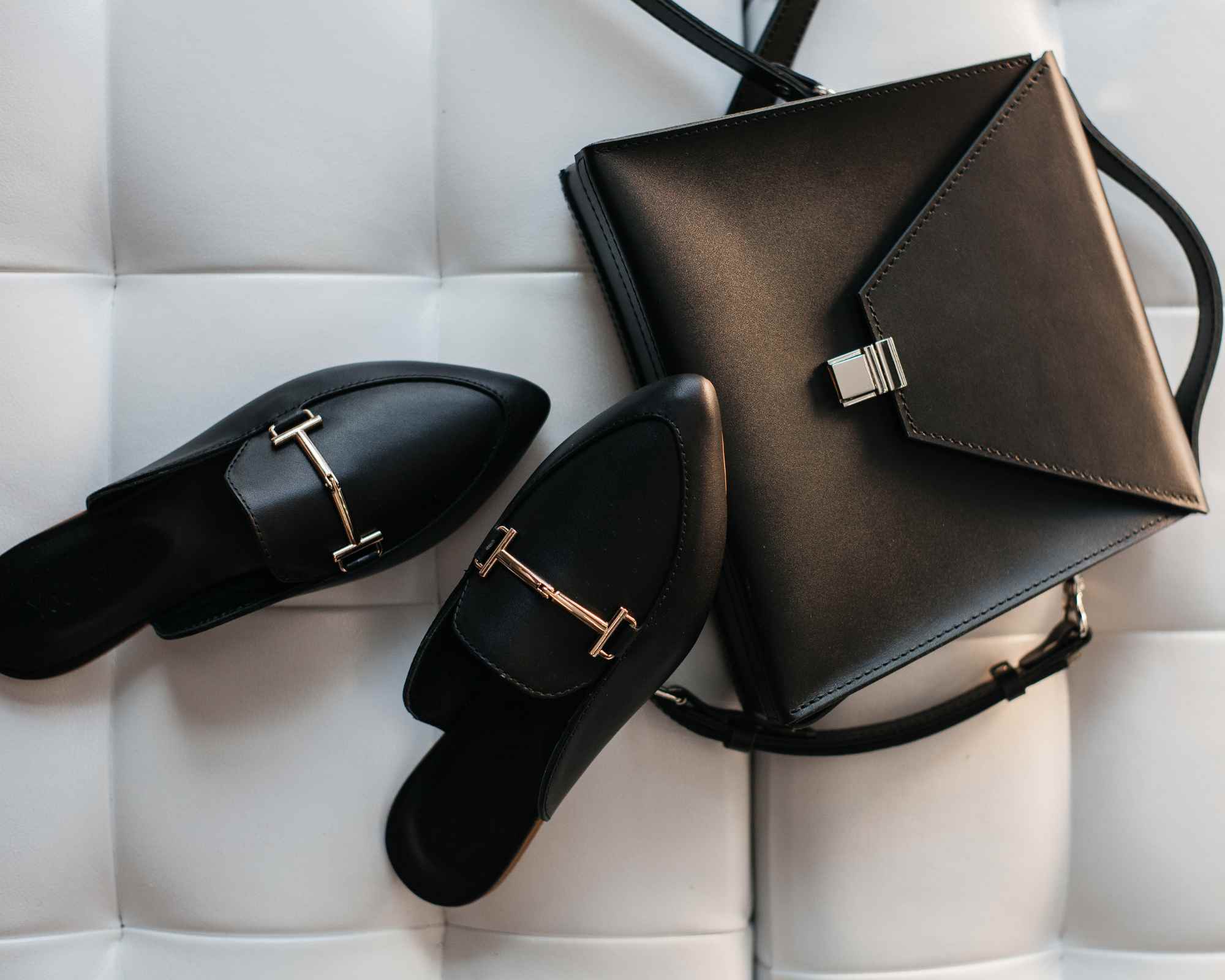 An application scenario or product detail of polyurethane purse - Image 11