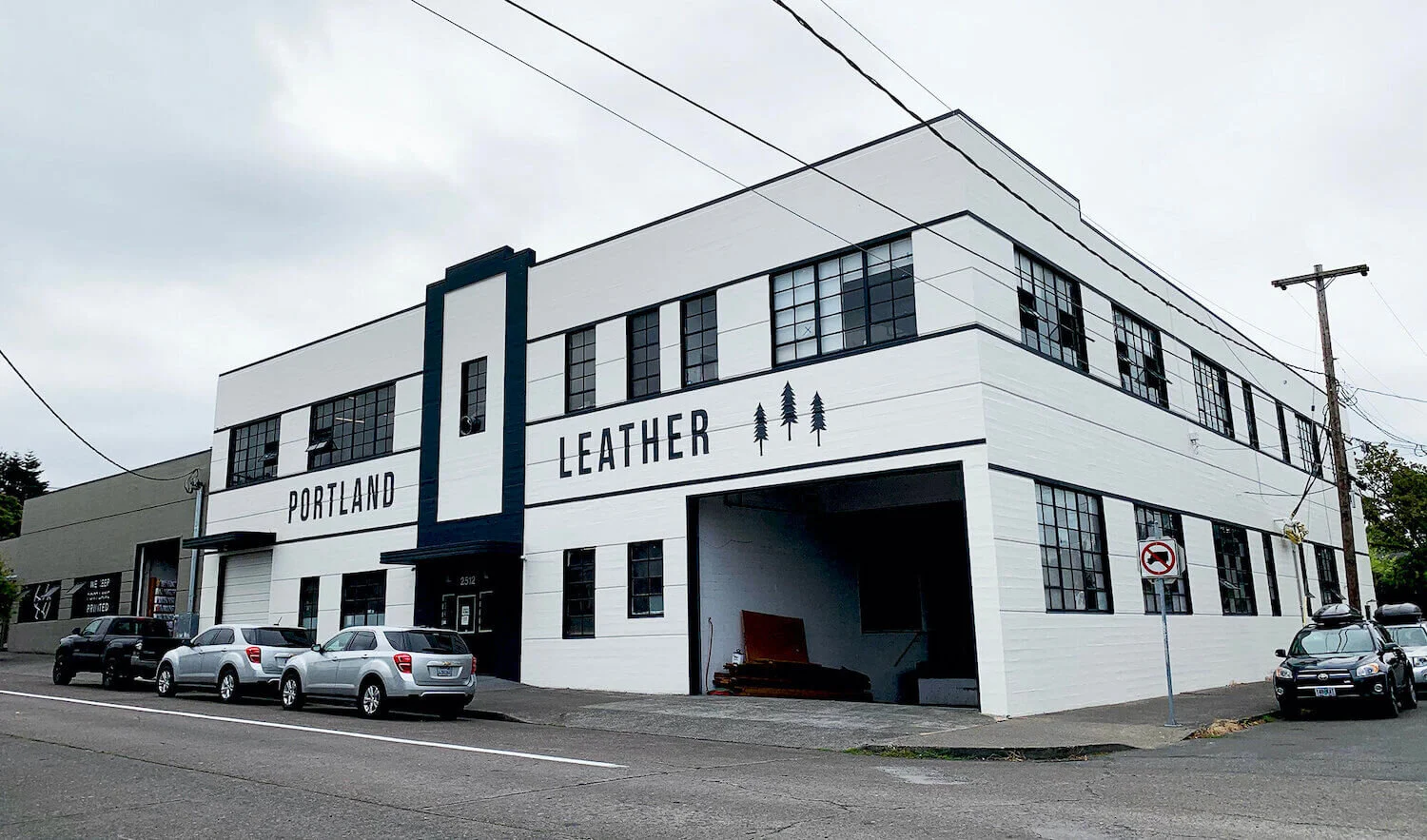 An application scenario or product detail of portland leather company treet - Image 18
