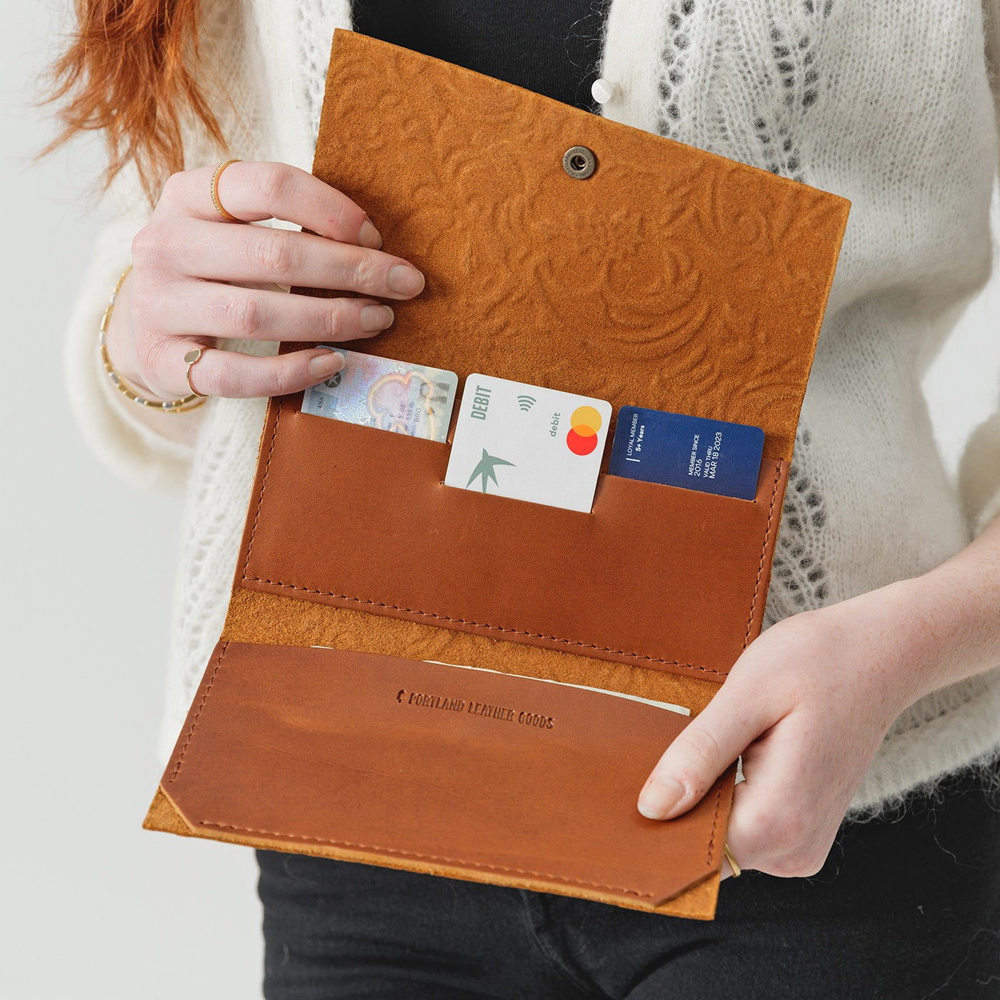 An application scenario or product detail of portland leather company wallet - Image 4
