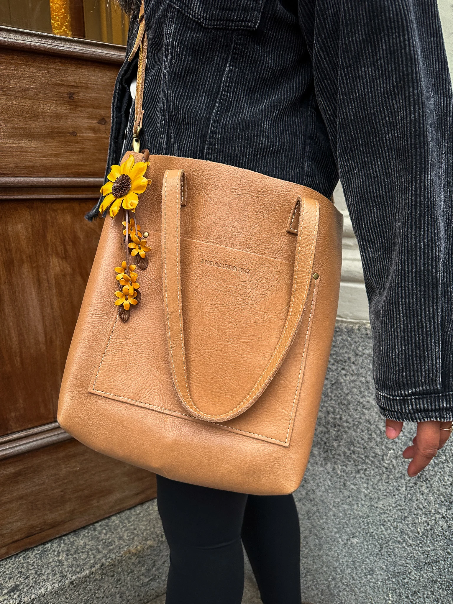 An application scenario or product detail of portland leather customer service - Image 5