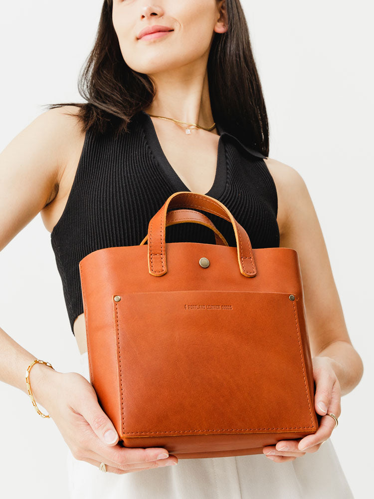 An application scenario or product detail of portland leather customer service - Image 6