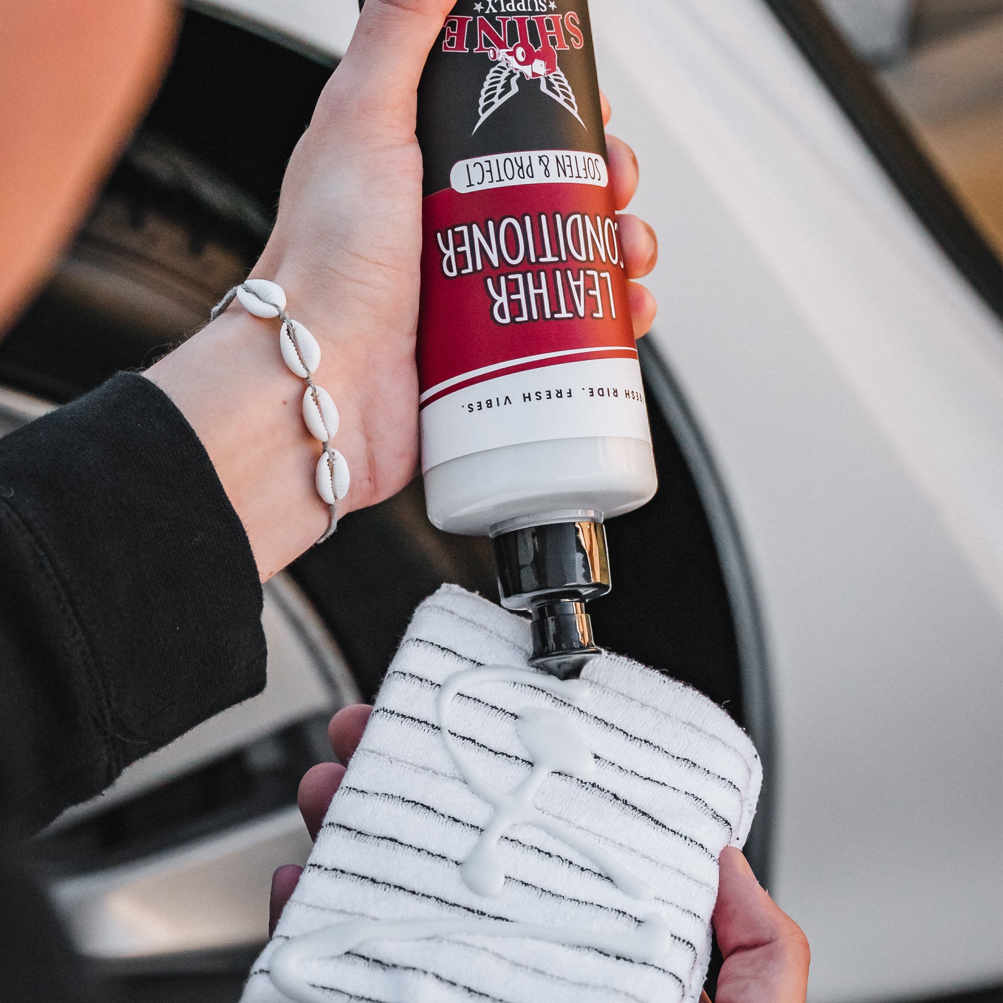 An application scenario or product detail of pu leather conditioner - Image 6