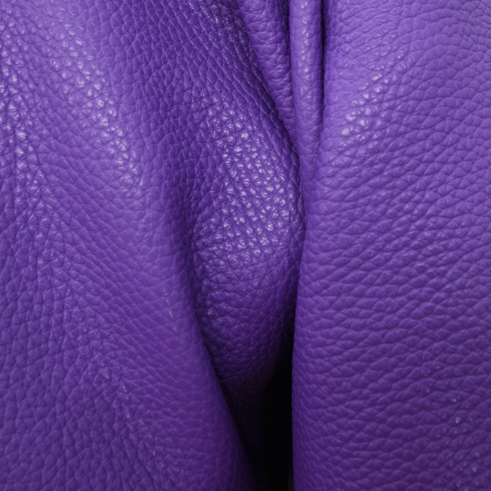 An application scenario or product detail of purple leather fabric - Image 11