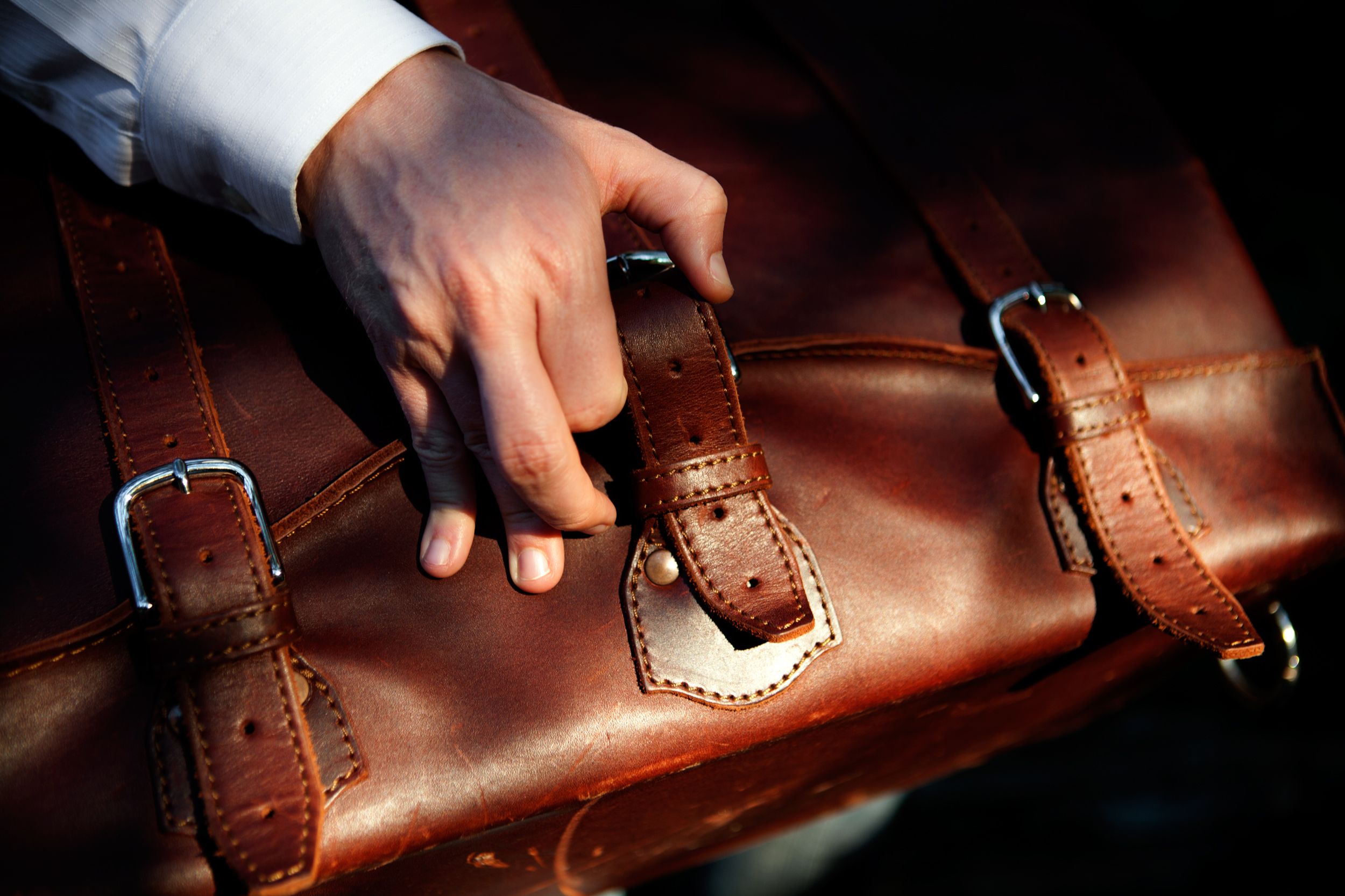 An application scenario or product detail of saddleback leather company - Image 13